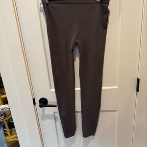 Unbranded Ladies leggings. OS, gray, light Weight Stretchy, Waist 14”, Length 36